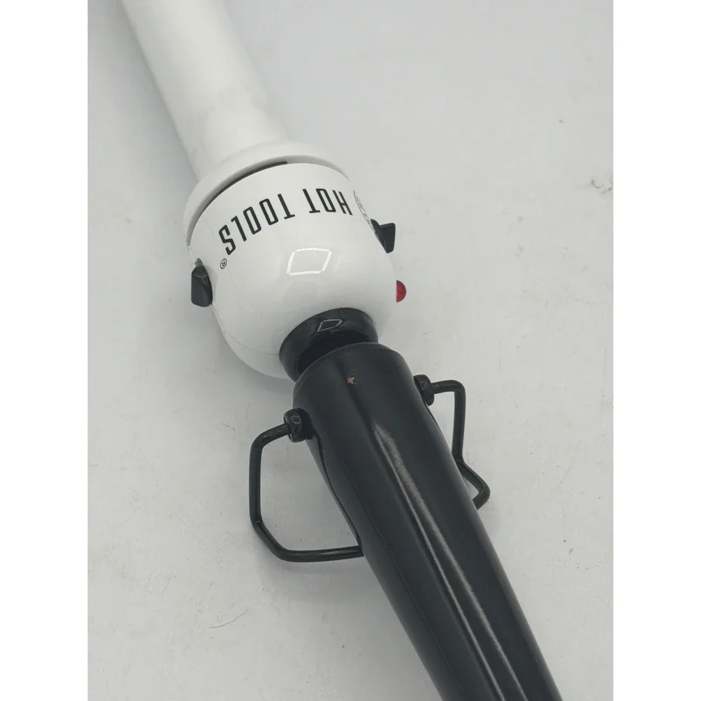 Hot Tools Professional Nano Ceramic Tapered Curling Wand White Handle